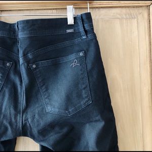 Simple Black Jeans❤️